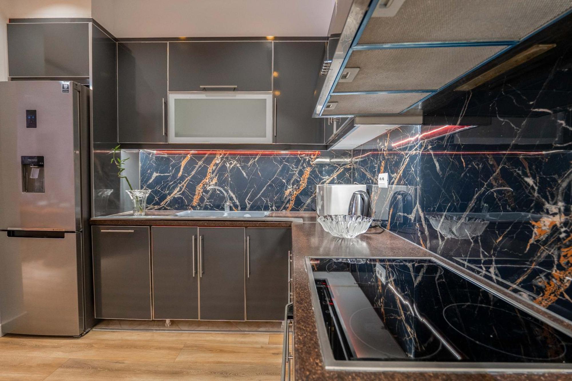 סרנדה Mato Luxury Apartments מראה חיצוני תמונה