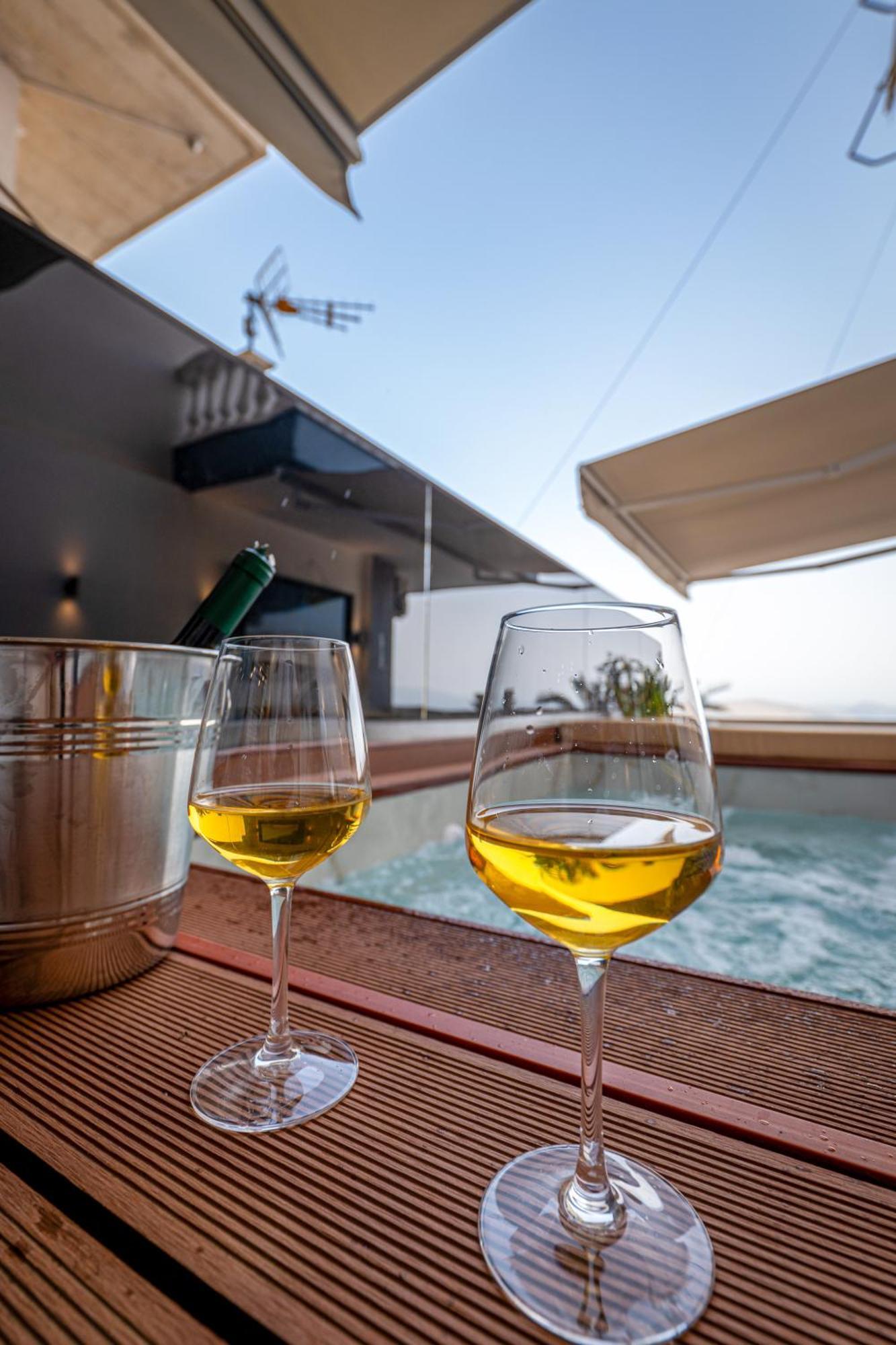 סרנדה Mato Luxury Apartments מראה חיצוני תמונה